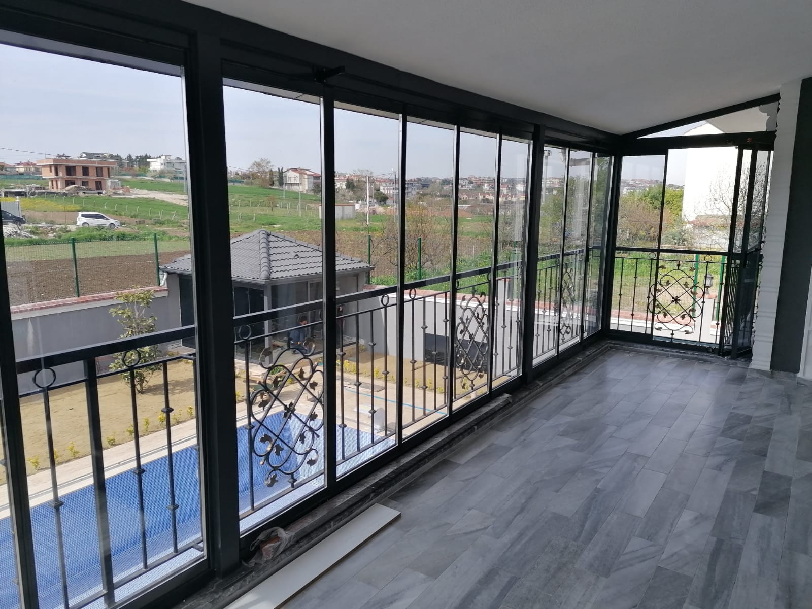 CAM_BALKON